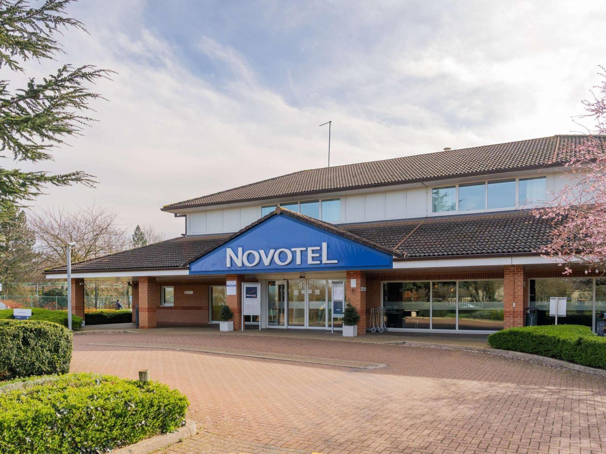 Novotel Milton Keynes Exterior photo