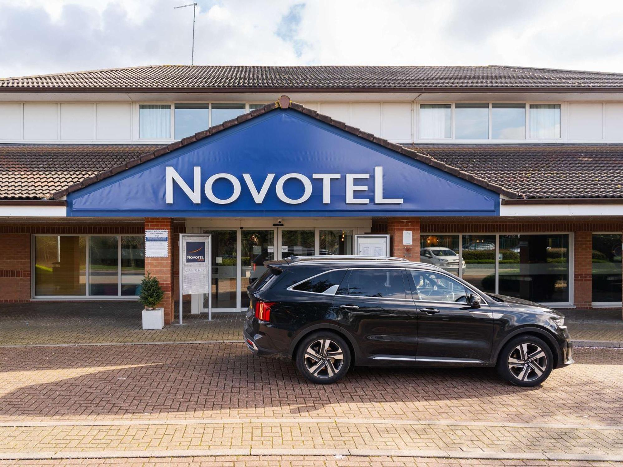 Novotel Milton Keynes Exterior photo